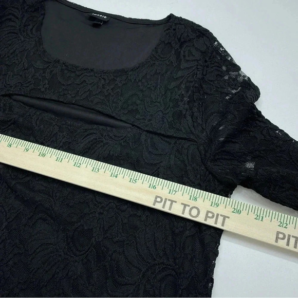 Torrid Womens Size 1 long sleeve cut out front top 1621 - Picture 6 of 9